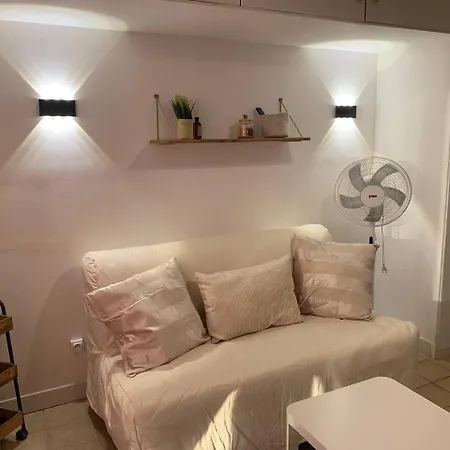Le Pavillon De Marie Holiday home *